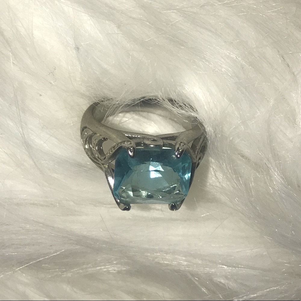 Enchanting Silver ring with Blue Stone